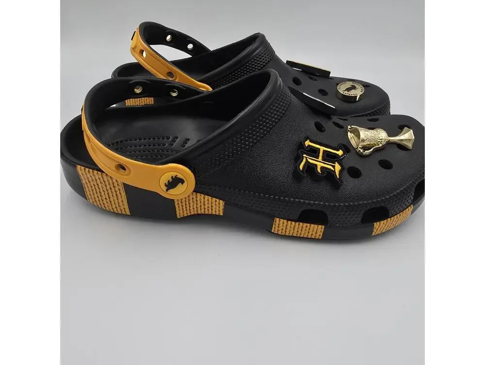 NEW Crocs Harry Potter Hufflepuff Classic Clogs  M/7 M/9